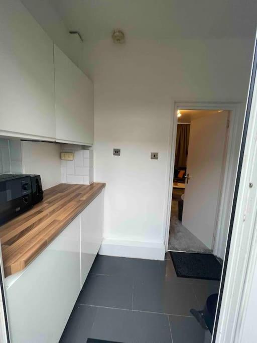 Tooting Lodge London - Cosy 2 Bedroom House With Garden, 5 Mins Walk To Tube Station Экстерьер фото