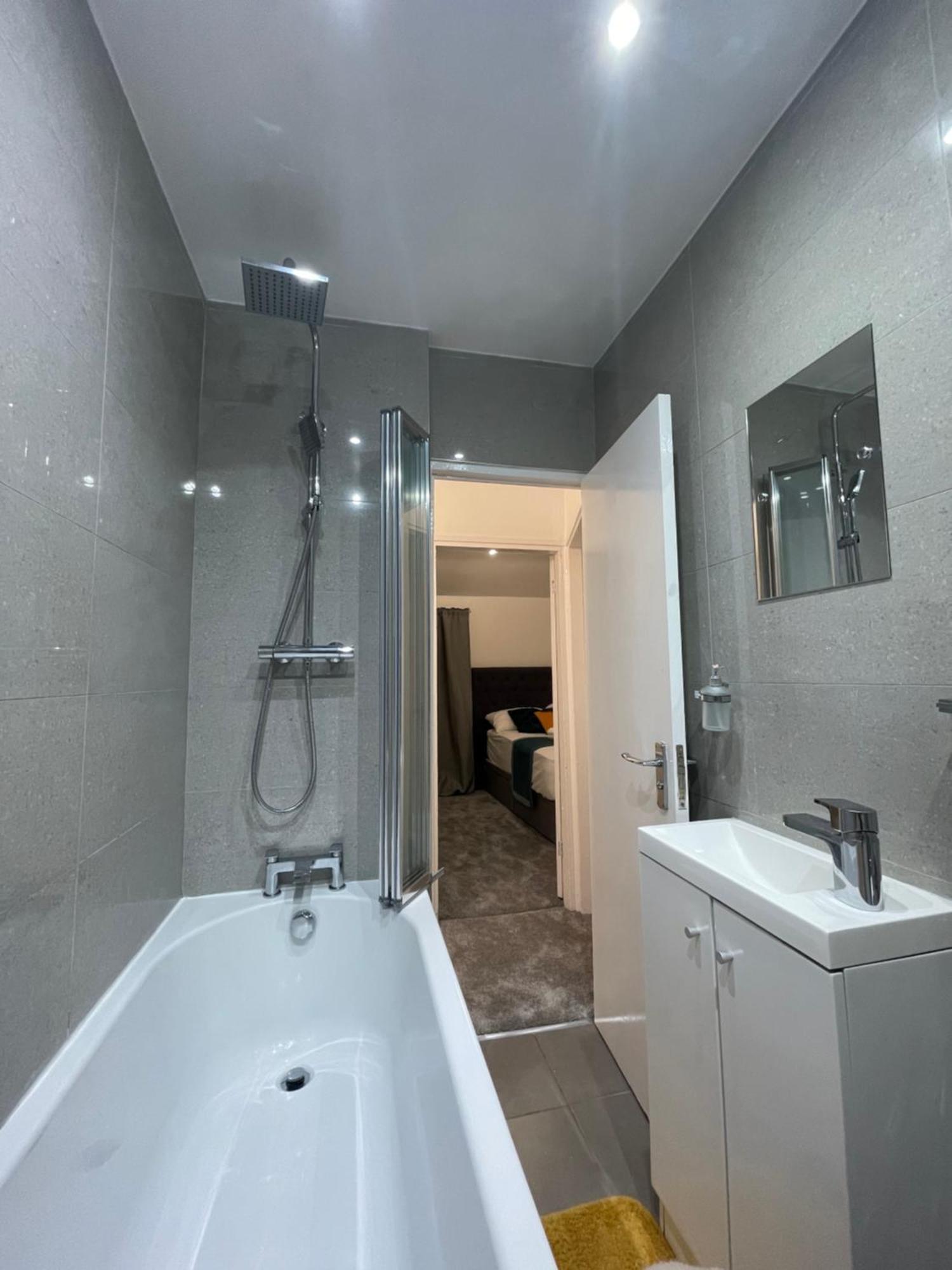 Tooting Lodge London - Cosy 2 Bedroom House With Garden, 5 Mins Walk To Tube Station Экстерьер фото