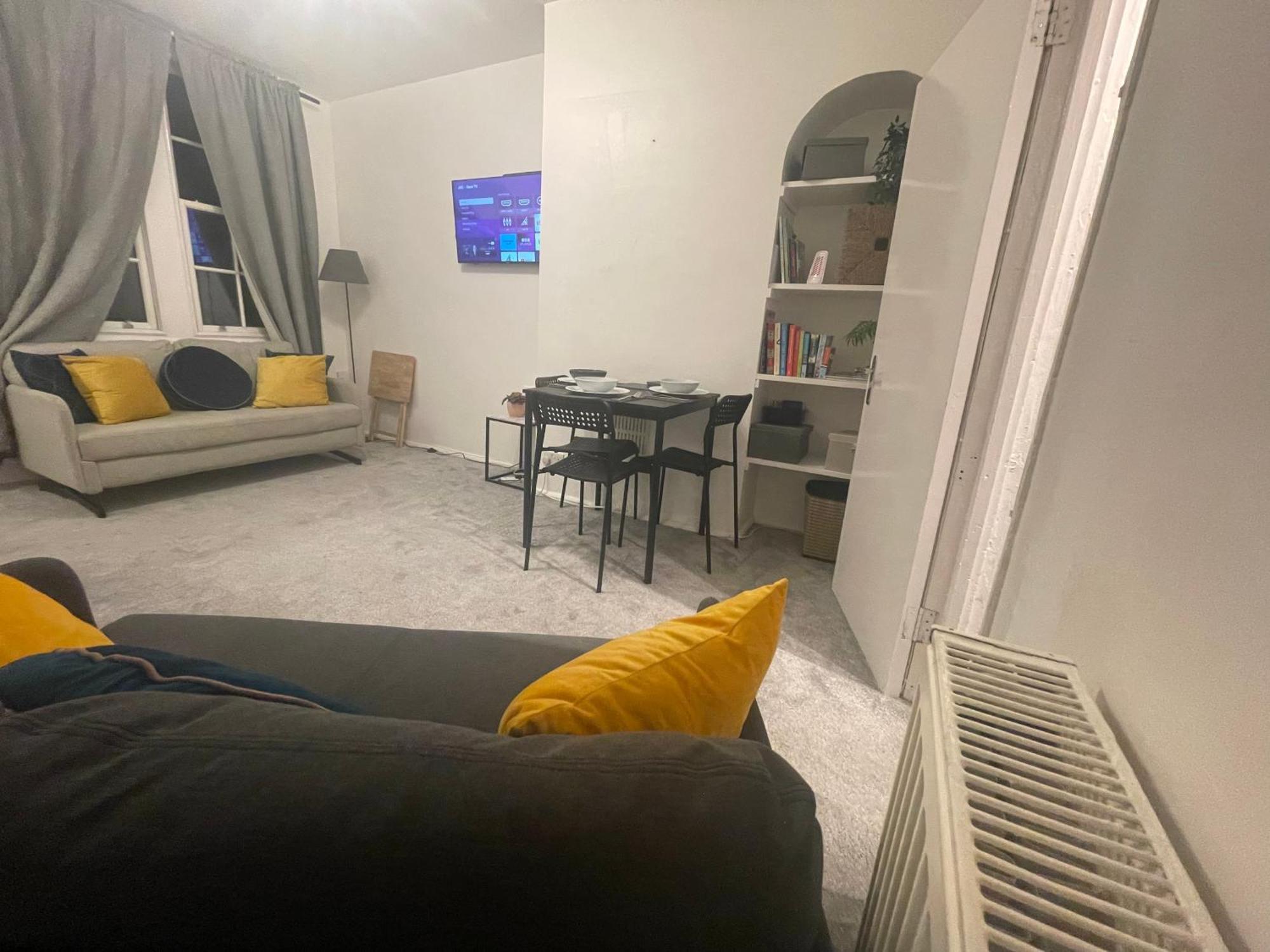 Tooting Lodge London - Cosy 2 Bedroom House With Garden, 5 Mins Walk To Tube Station Экстерьер фото